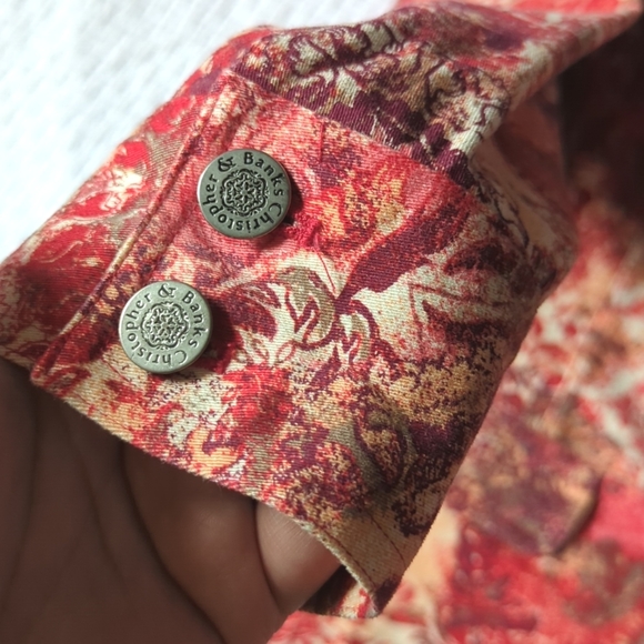 Gorgeous & Comfy Patterned Red Button Up Jacket - Picture 6 of 7